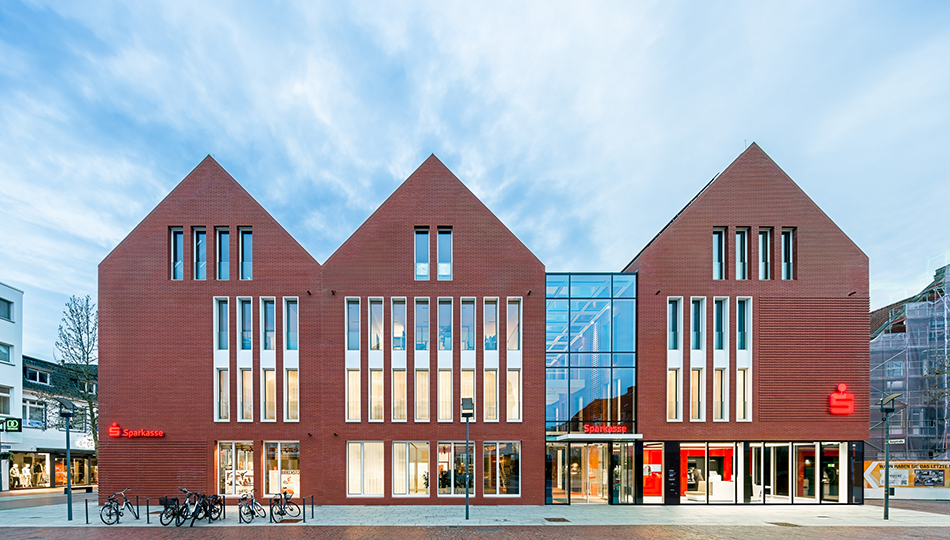 Sparkasse Emsland am Markt in Lingen nach Umbau und Erweiterun